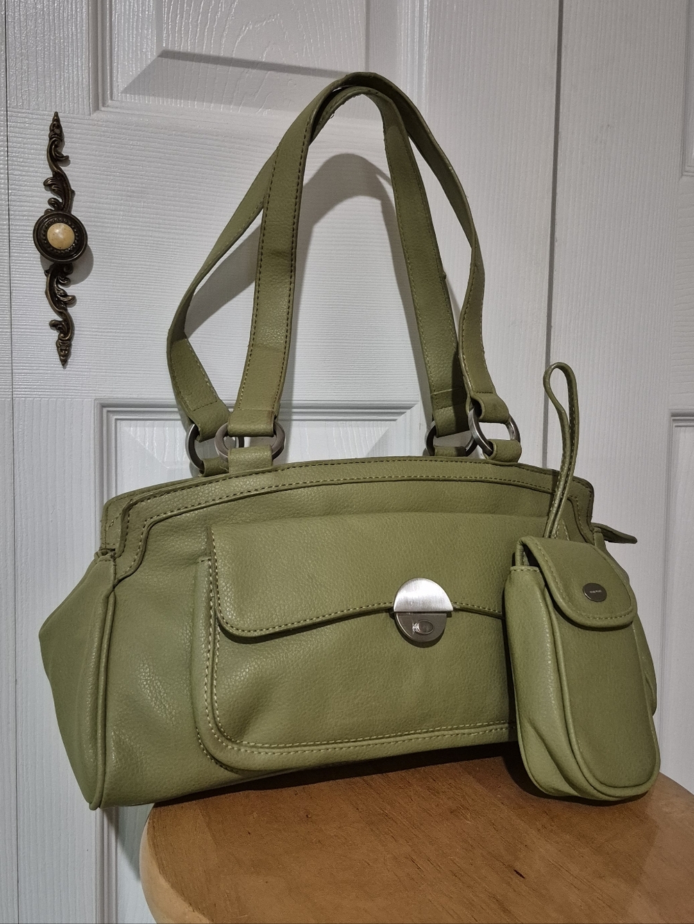 Nine West Y2k Vintage Pistashio Green Tote With Cellphone Wristlet And Keyfob